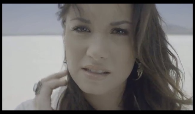 M-ai facut sa te iubesc, dar pe cat de mult te iubesc, incep sa te urasc.