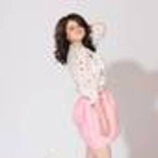 selena-gomez-372470l-thumbnail_gallery - Selena Gomez