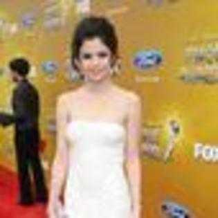 selena-gomez-543654l-thumbnail_gallery - Selena Gomez