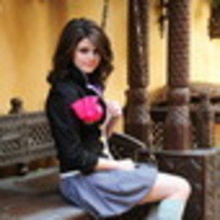 selena-gomez-692918l-thumbnail_gallery - Selena Gomez