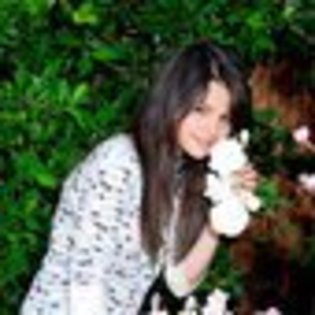selena-gomez-701078l-thumbnail_gallery - Selena Gomez