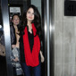selena-gomez-759218l-thumbnail_gallery - Selena Gomez