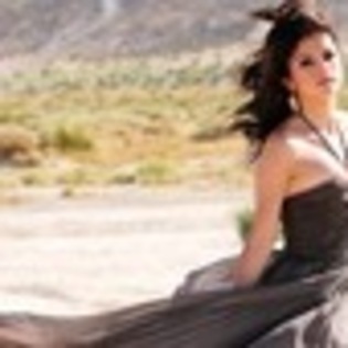 selena-gomez-879228l-thumbnail_gallery