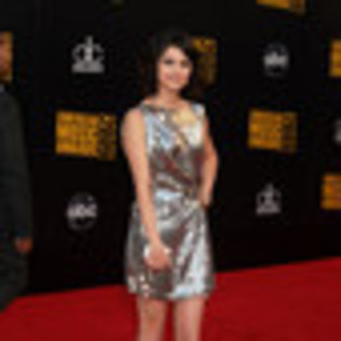 selena-gomez-927423l-thumbnail_gallery - Selena Gomez