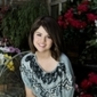 selena-gomez-928398l-thumbnail_gallery - Selena Gomez