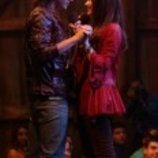 Demi_Lovato_1244900756_3 - Demi Lovato