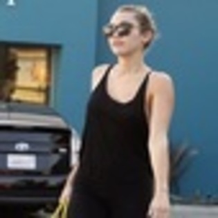 miley-cyrus-865612l-thumbnail_gallery - Miley Cyrus