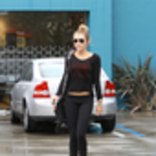 miley-cyrus-927055l-thumbnail_gallery