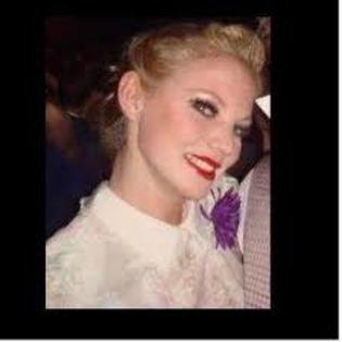 oioiooiiou - Cariba Heine