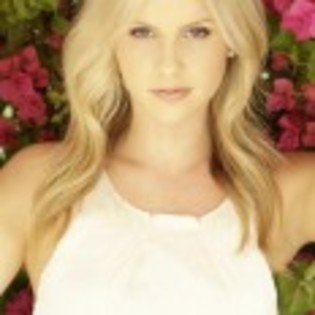 Claire_Holt_1242204342_4