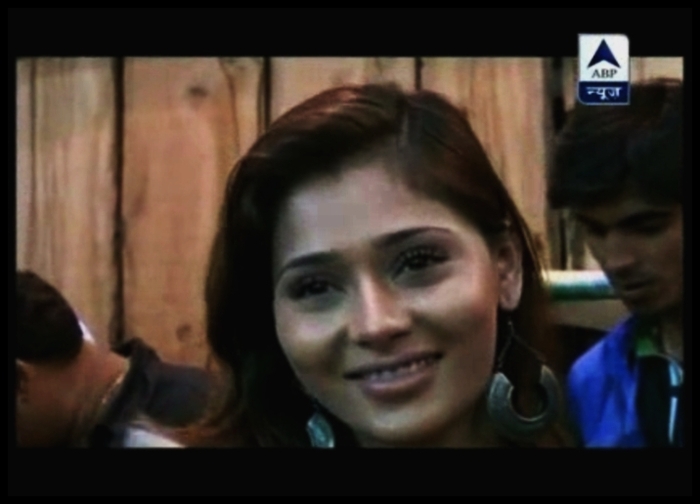 00_02_00 - sara khan14
