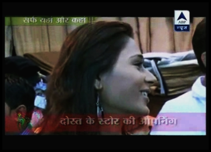 00_02_32 - sara khan14