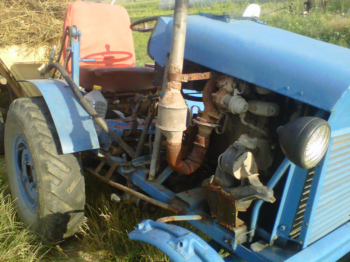 IMG-20120712-00131 - tractor homemade