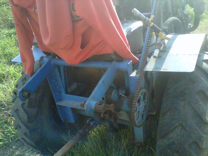 IMG-20120712-00132 - tractor homemade