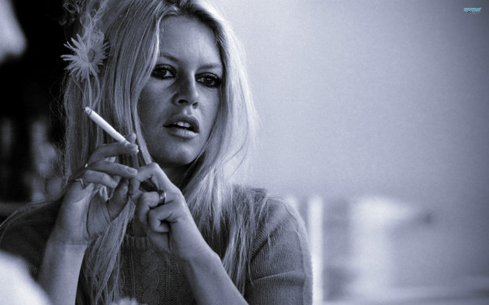 brigitte-bardot-765-2560x1600