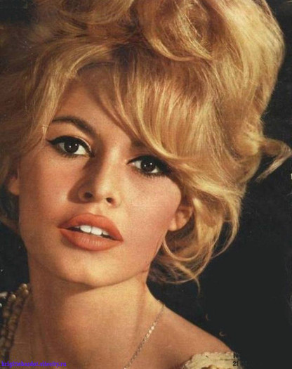 Brigitte-Bardot-beautiful-bb-18708421-800-1010 - Brigitte Bardot