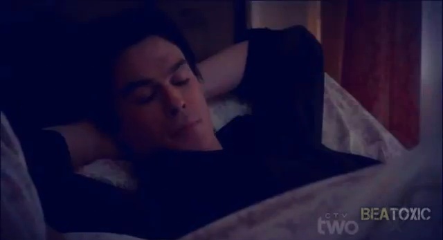 Mai bine te duci la tine si trec eu mai tarziu pe acolo?Ca in camera asta sta si Damon.. - 009-Damon and Jake Room