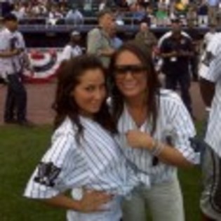 Adrienne_Bailon_1265262745_0