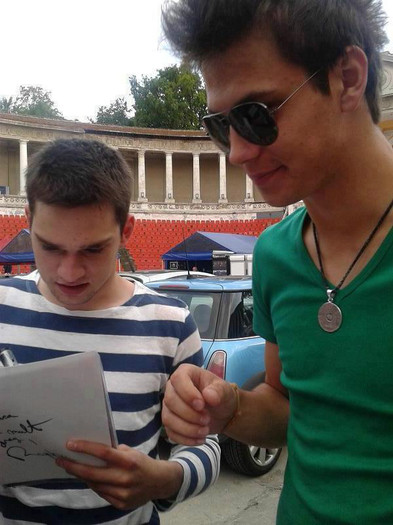 255290_132899643515633_1641548609_n