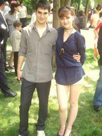 315454_409747739081837_2036958978_n