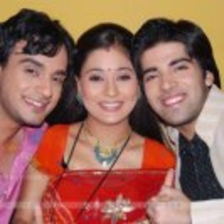 548501_339543446126467_1364975200_n - sara khan14