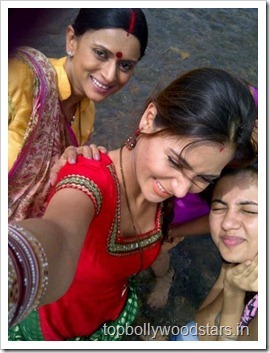 ontheset23_thumb - sara khan14