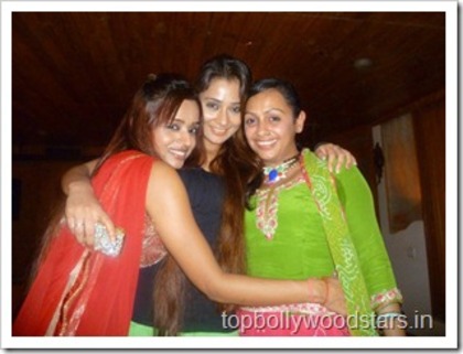 sarakhan27_thumb