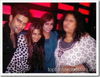 sarakhan31_thumb