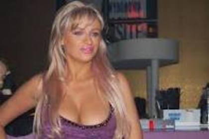 uioouiuioouiio - Sanziana Buruiana