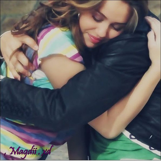 S:Te iubesc mult Jacksy.. J:Si eu Sophy...