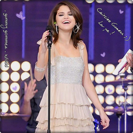 Selena Gomez - 2 Vedeta Cu Suflet Mare