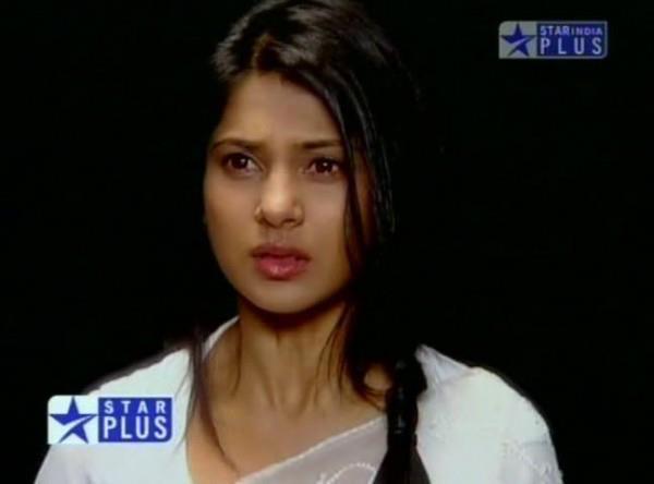 553711_381139401953341_707334970_n - jennifer winget11
