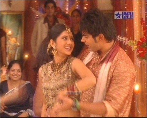 555778_381129341954347_324810616_n - jennifer winget11
