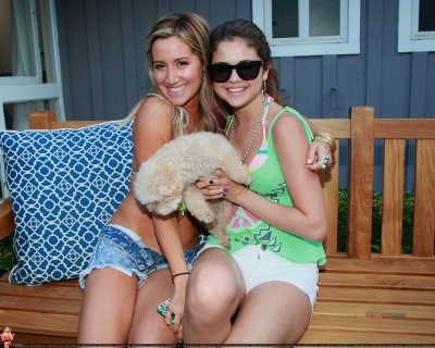 normal_t003 - xX_Inside Ashley Tisdale s Beach Birthday Party in Malibu