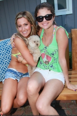 normal_t009 - xX_Inside Ashley Tisdale s Beach Birthday Party in Malibu