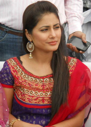 HINA47 - 00000000000_HINA KHAN