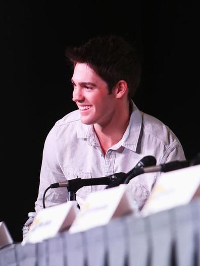 ღJeremyღ - xo__Steven R McQueen__xo