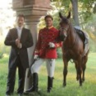 Aniela_1275622407_1_2009