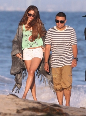 normal_014 - xX_At Ashley Tisdale s Beach Birthday Party in Malibu