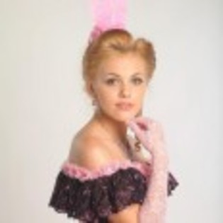 Aniela_1276773344_0_2009