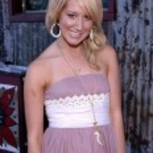 Ashley_Tisdale_1224229861