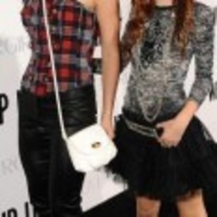Bella_Thorne_1259504115_3 - Bella Thorne