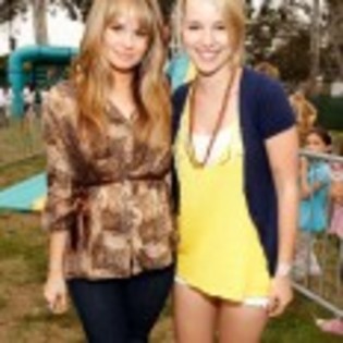 Bridgit_Mendler_1331539185_1