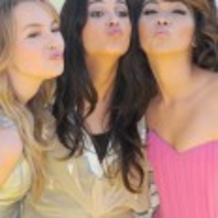 Bridgit_Mendler_1331539256_4