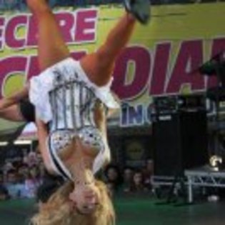 531358_10151258045662646_789985480_n - Andreea Balan