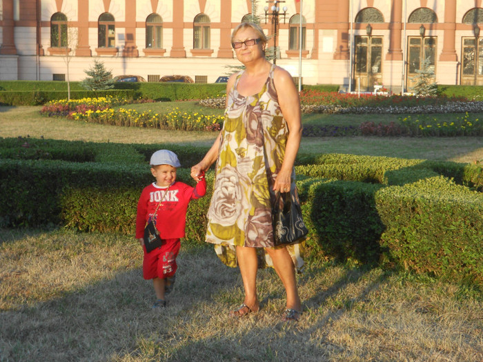 DSCN3012 - ANDREI LA NONII 2012  SEPTEMBRIE 2012