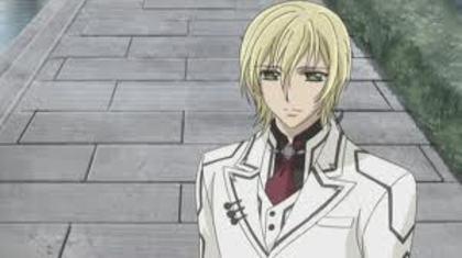 49271614_FOZCOPTJU - alte poze cu Vampire Knight