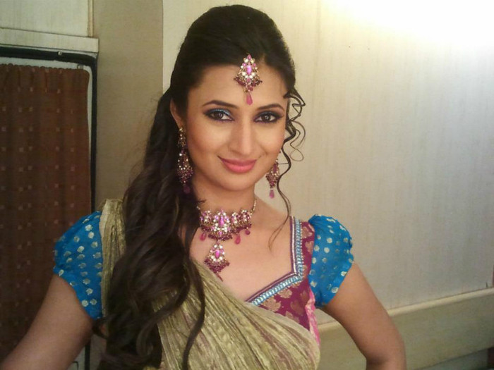 150151_218382524938625_91235863_n - Divyanka Tripathi 2012 2013