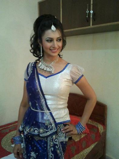 577431_215848881858656_1685455545_n - Divyanka Tripathi 2012 2013