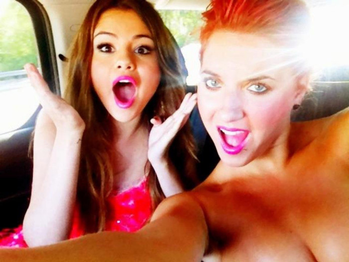 wow ce poza cu selena gomez - wow ce poza cu selena gomez